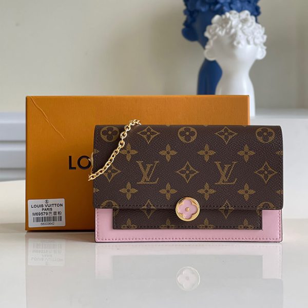 l**is V*t*n flore chain wallet