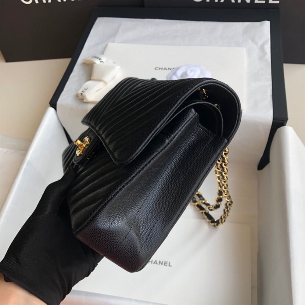 Ch*el classic chevron medium flap
